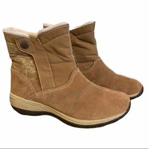 Columbia Size 6.5 Suede Ankle Boots